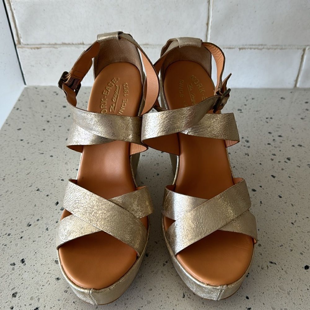 'Kork-Ease Grailey' Leather Gold Metallic Crisscross Strap Wedge Sandals Size 10 - Picture 2 of 16